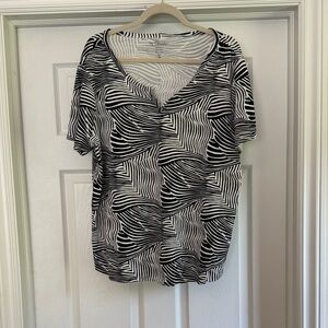 Black and White Patterned Women's Top